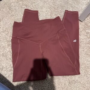 Crossover waist leggings with pockets